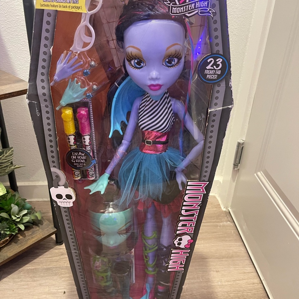Monster High Gore Geous Ghoul Doll with Accessories